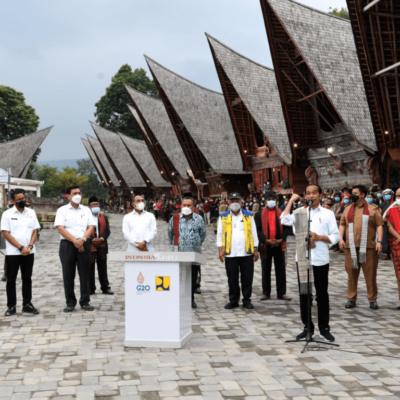 Kepala Desa adalah kunci utama dalam menciptakan dan meramu desa menjadi desa wisata yang maju dan memberi sumbangsi dalam peningkatan ekonomi warga desa. Kementerian Pariwisata dan Ekonomi Kreatif (Kemenparekraf) mencatat, pada 2023 ada 4,674 Desa. Jumlah tersebut baru sekitar 5,5% dari total 81.616 desa yang ada di Indonesia sehingga masih banyak desa yang berpotensi untuk bertransformasi menjadi Desa Wisata.